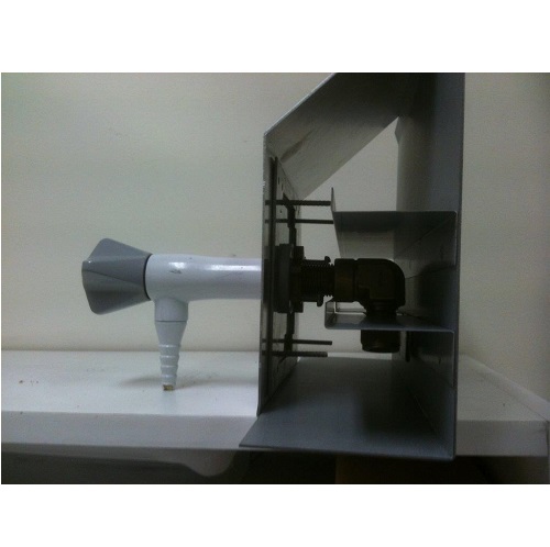 Medical Duct with tap/gas - Side view